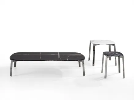 Tavolino con struttura in metallo e piano in marmo Coquet di Porada