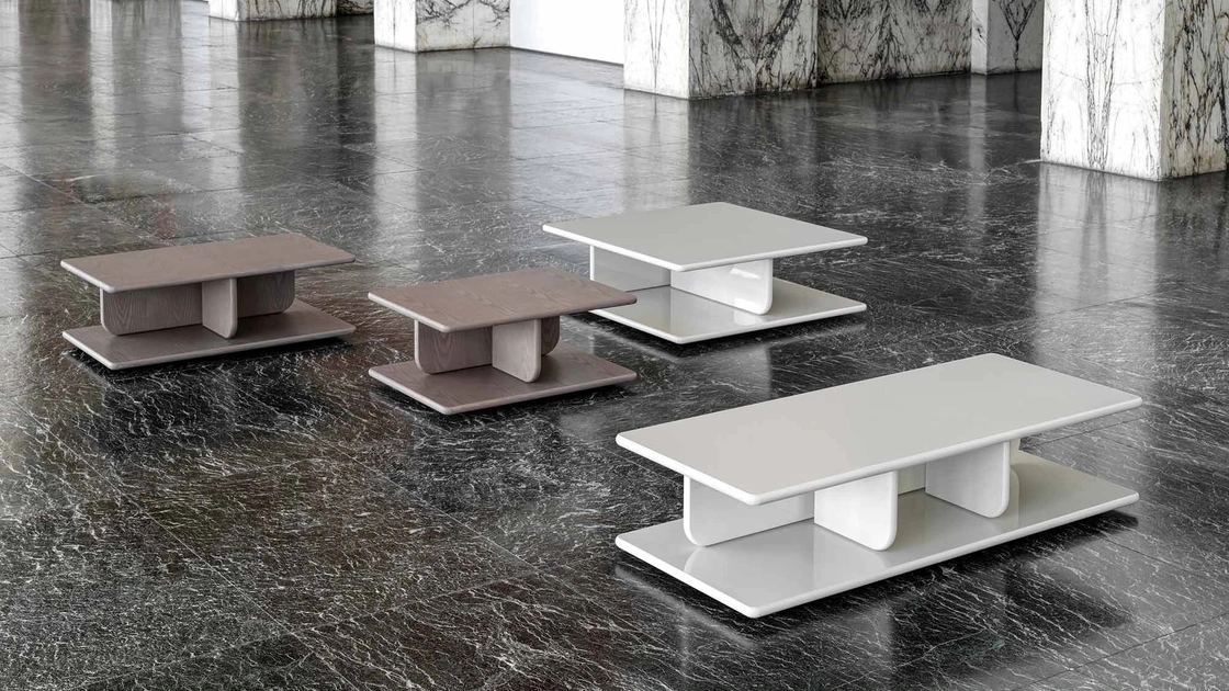 Tavolino Eddie in laccato o legno di Frigerio