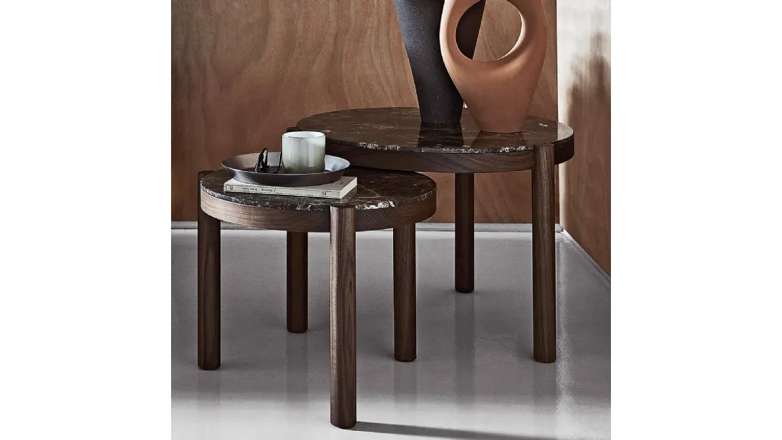 Tavolino rotondo in marmo e legno massello Gustav di Flexform