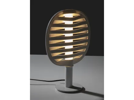 Lampada da tavolo originale con base in metallo e paralume in cuoio Lume di Enrico Pellizzoni