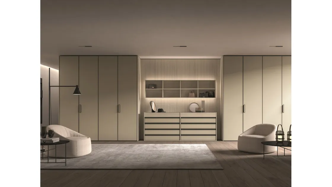 Cabina Armadio in melaminico con ante rivestite in ecopelle di Erba