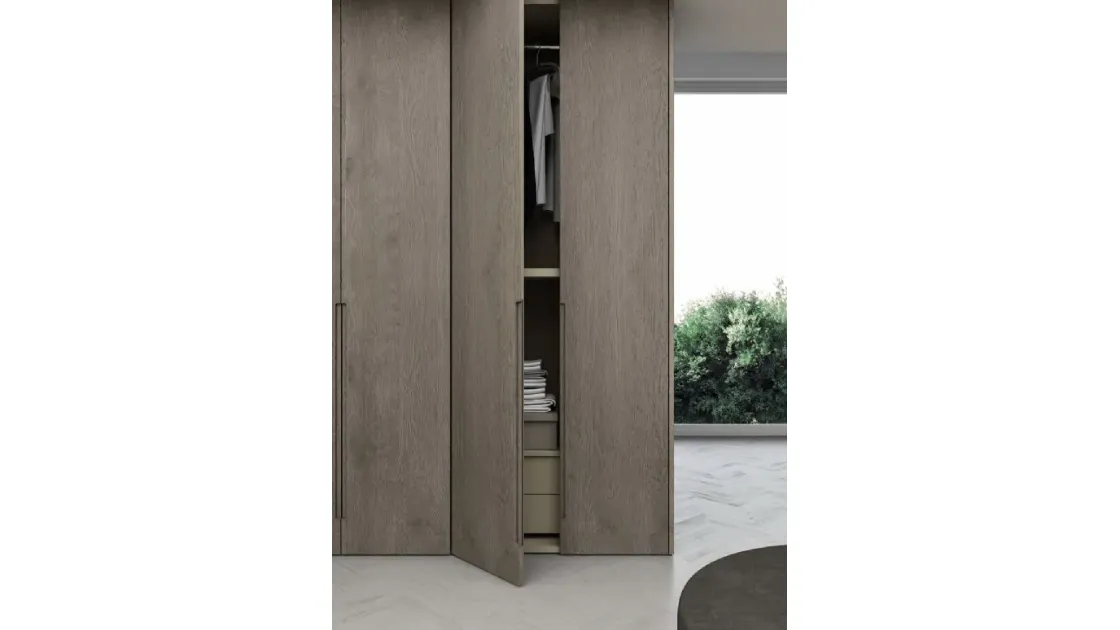 Armadio in legno di rovere con ante battenti Island di Fratelli Mirandola