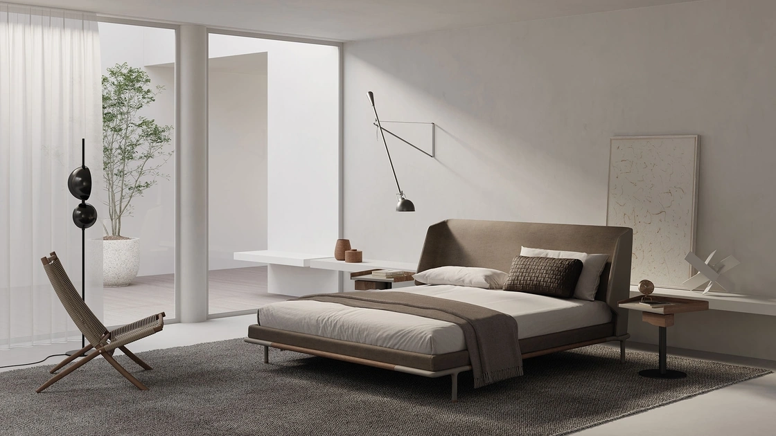 Letto matrimoniale in tessuto con testiera Alfred di Frigerio