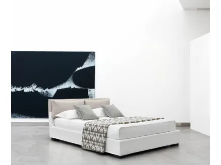 Letto in tessuto con testiera e contenitore Bahamas Basso di Horm