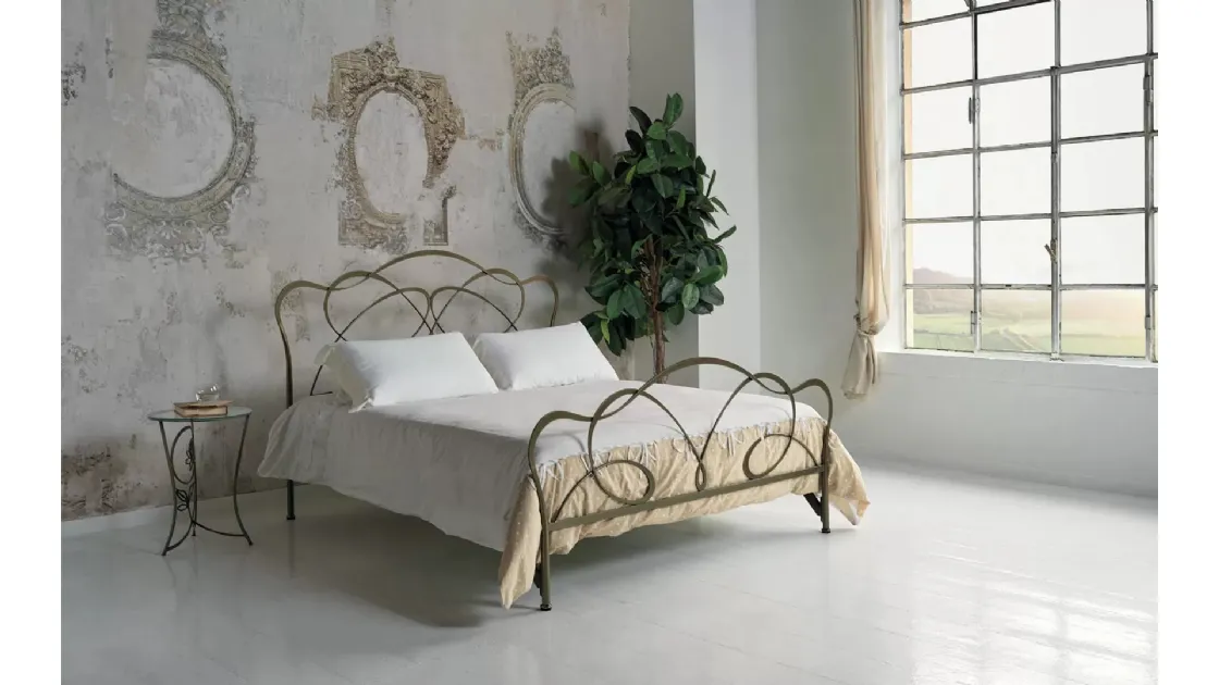 Letto in ferro battuto con testiera Fantasy di Bontempi