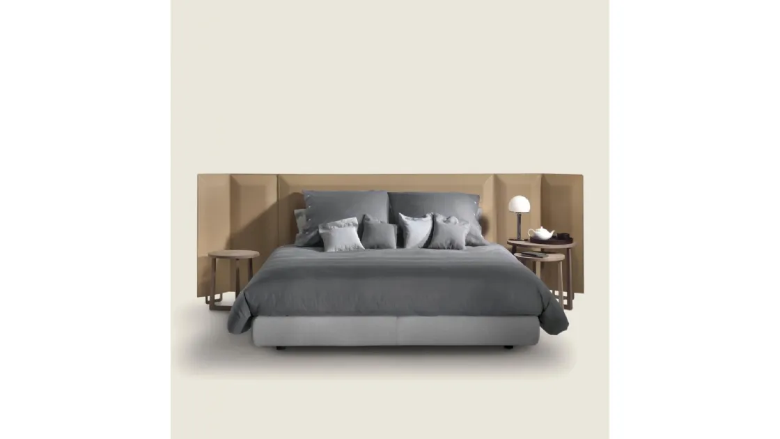 Letto con testiera rivestita in cuoio Eden di Flexform