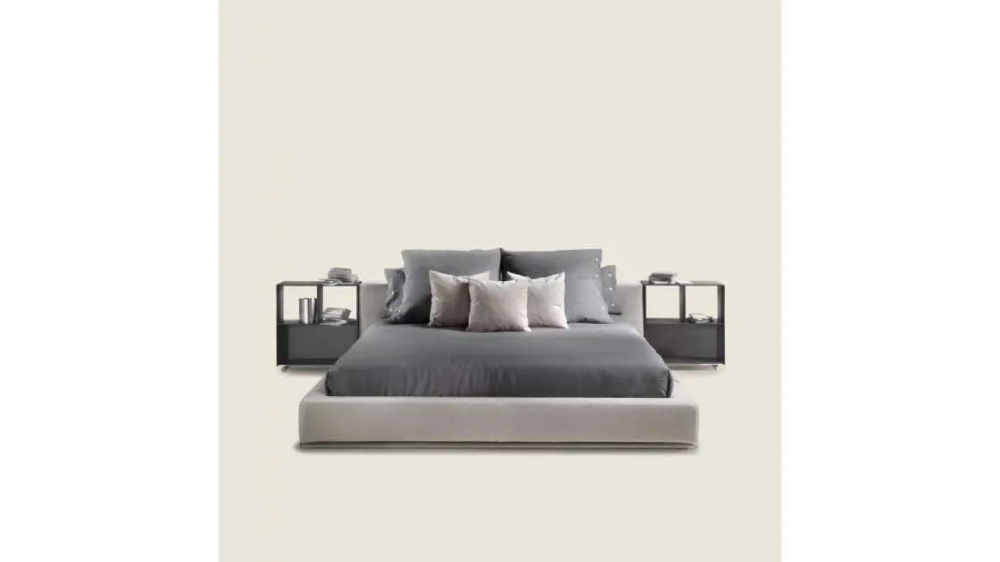 Letto elegante dal design essenziale in tessuto Groundpiece di Flexform