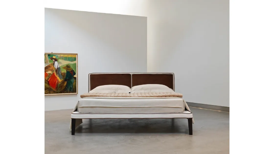 Letto in tessuto imbottito con testiera Capri Legno di Horm