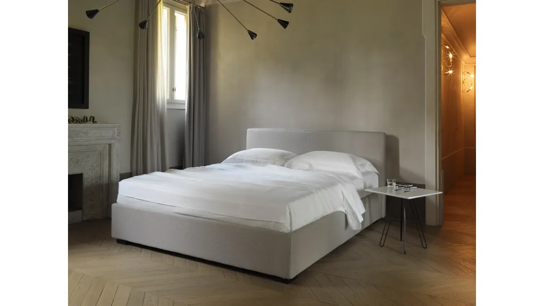 Letto in tessuto con contenitore Lipari Plus di Horm