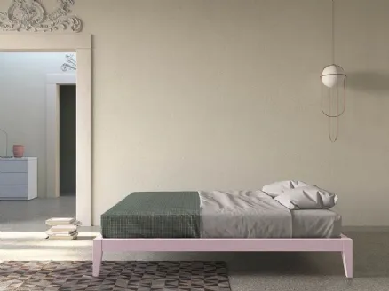 Letto Sommier 1697 in legno laccato rosa di Fratelli Mirandola