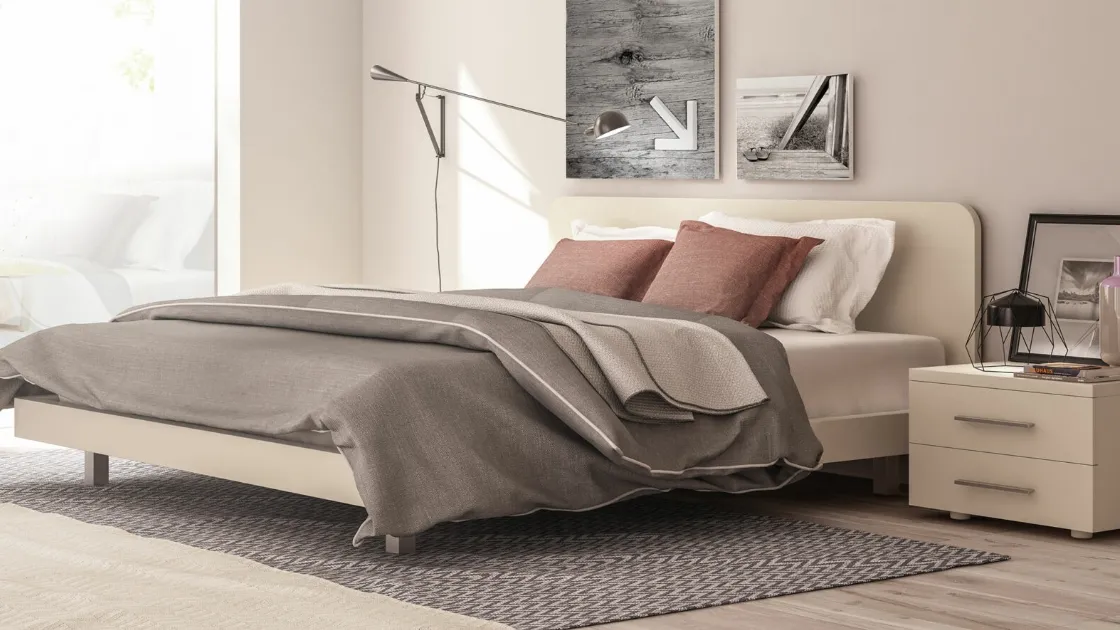 Letto matrimoniale con testiera in laccato opaco Matrix di Tagliabue Mobili