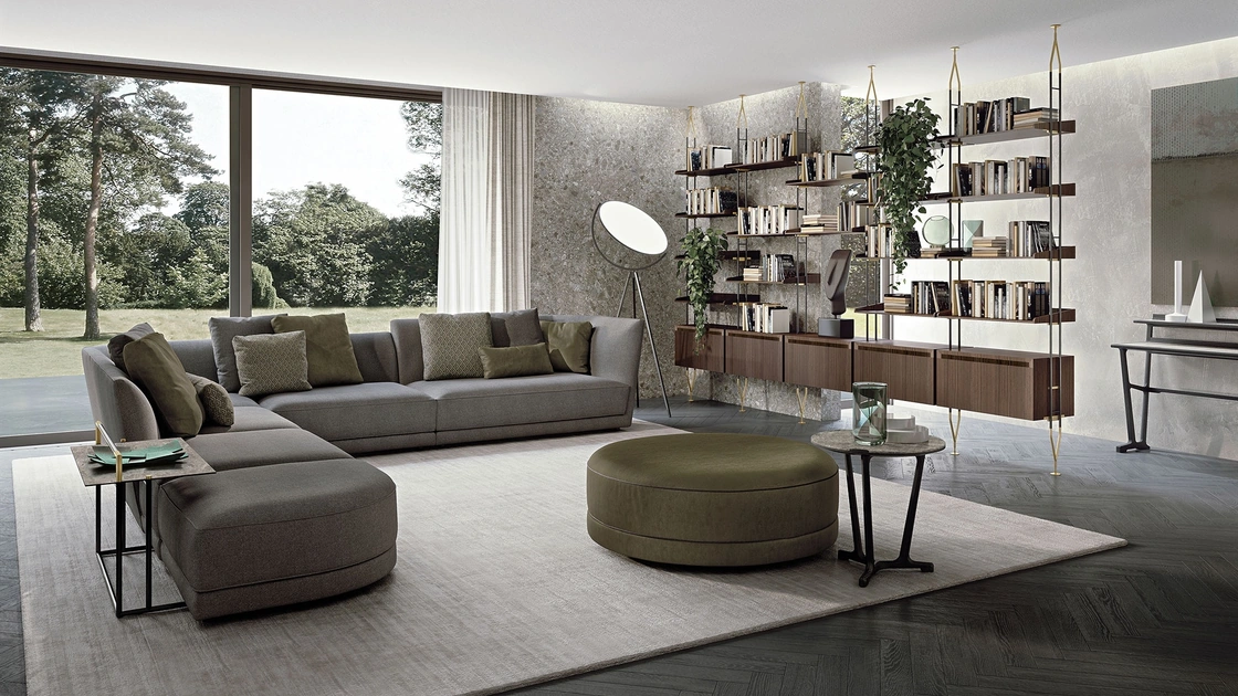 Libreria divisoria Amy in legno impiallacciato con montanti in metallo di Frigerio