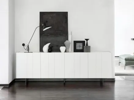 Madia Stripe in laccato bianco  opaco di Novamobili