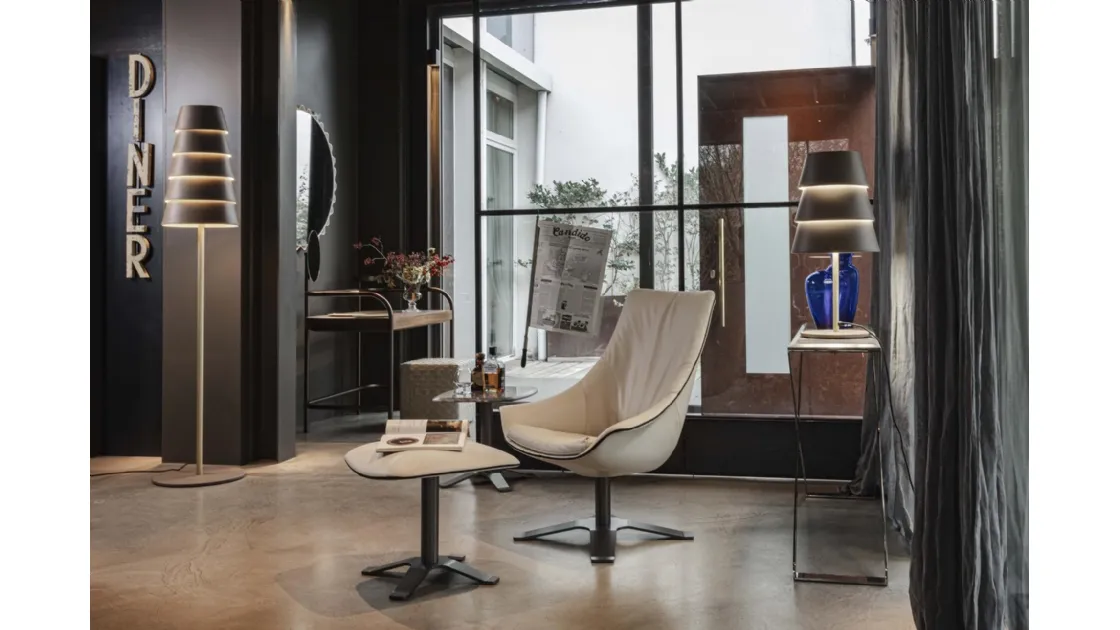 Poltroncina relax con pouf Lullaby di Enrico Pellizzoni