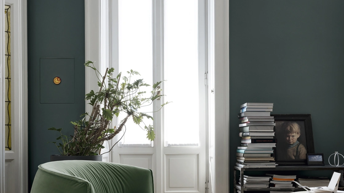 Poltrona imbottita in tessuto dall'aspetto morbido e accogliente Brioni di Kristalia