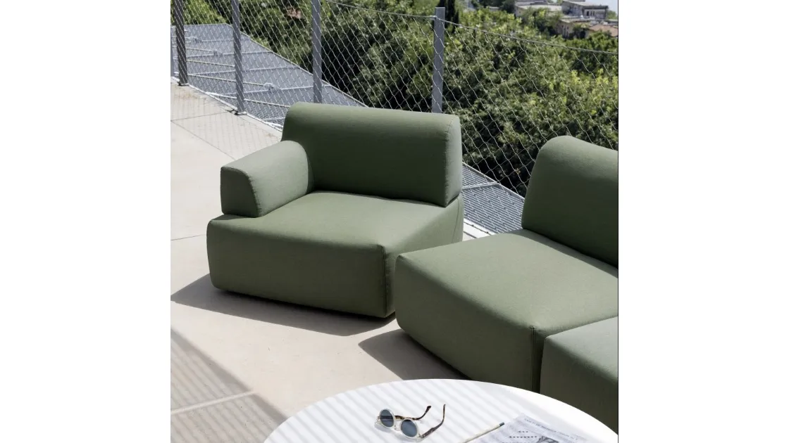 Poltrona imbottita in tessuto Palchetto di Kristalia