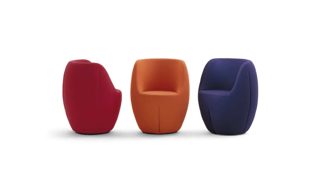 Poltroncina Pisola in tessuto che contiene un materassino gonfiabile di Campeggi