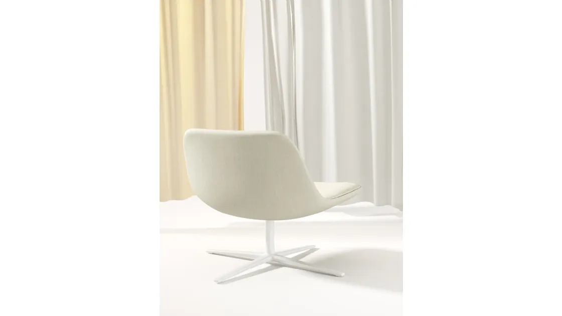 Poltroncina Pure Loop Lounge di Infiniti
