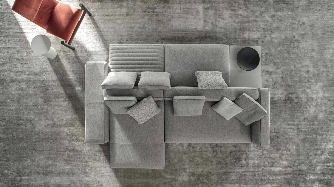 Divano bifacciale con penisola Eddie Double di Frigerio