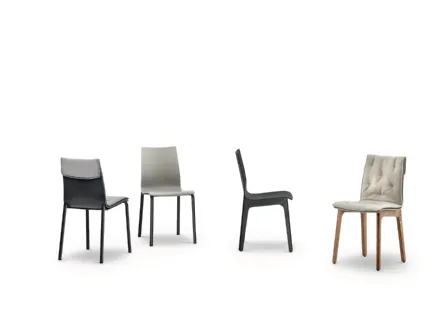 Sedia Alfa con struttura in legno massello e monoscocca in legno laccato di Bontempi