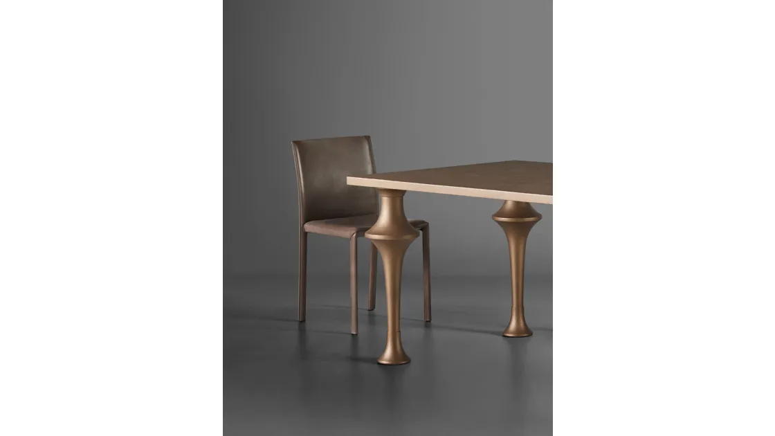Sedia con struttura in acciaio interamente rivestita in cuoio Dress Up di Colico
