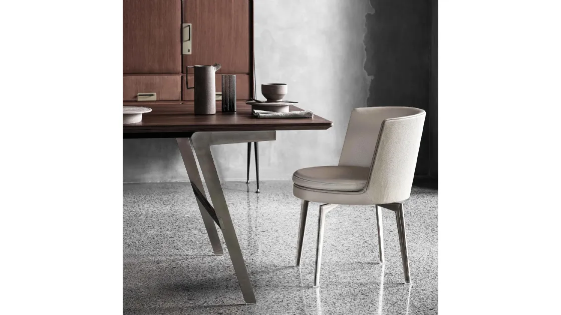 Sedia Feel Good in tessuto con gambe in metallo di Flexform