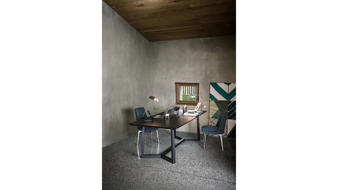 Sedia Feel Good in tessuto con gambe in metallo di Flexform