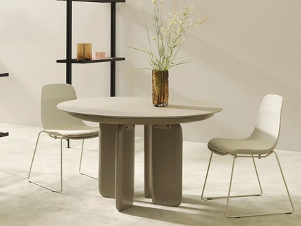 Sedia Elephantino di Kristalia