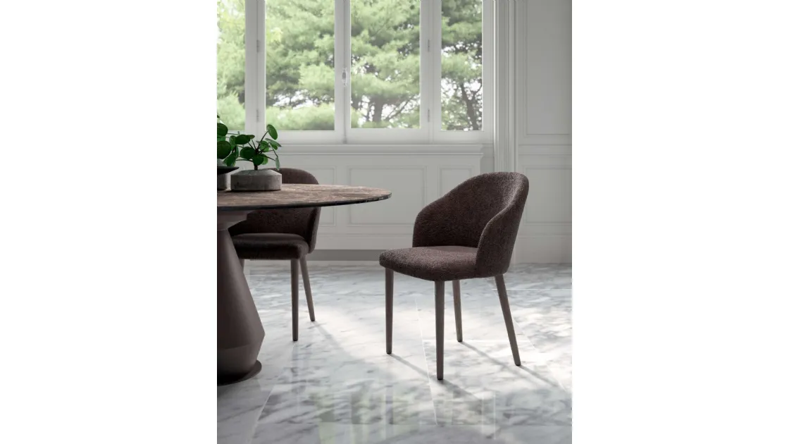 Sedia Zico in tessuto imbottito con gambe in Rovere di Ozzio