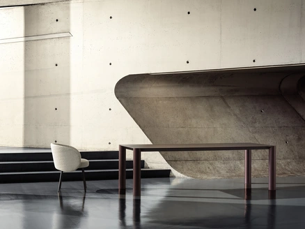 Tavolo Cyclop in legno laccato di Frigerio