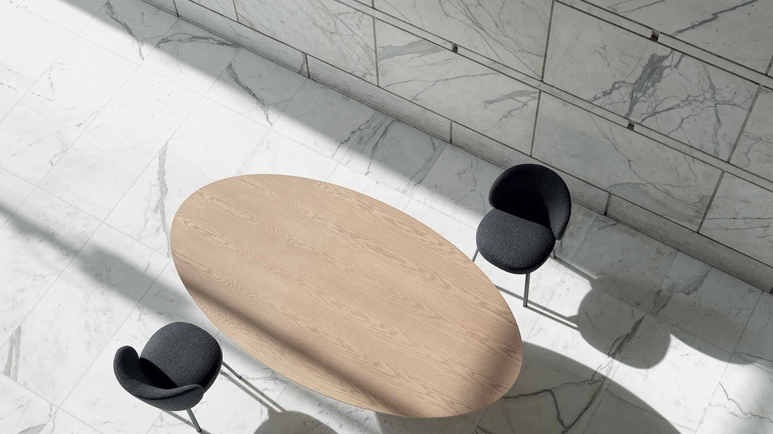 Tavolo Elly ovale di Frigerio