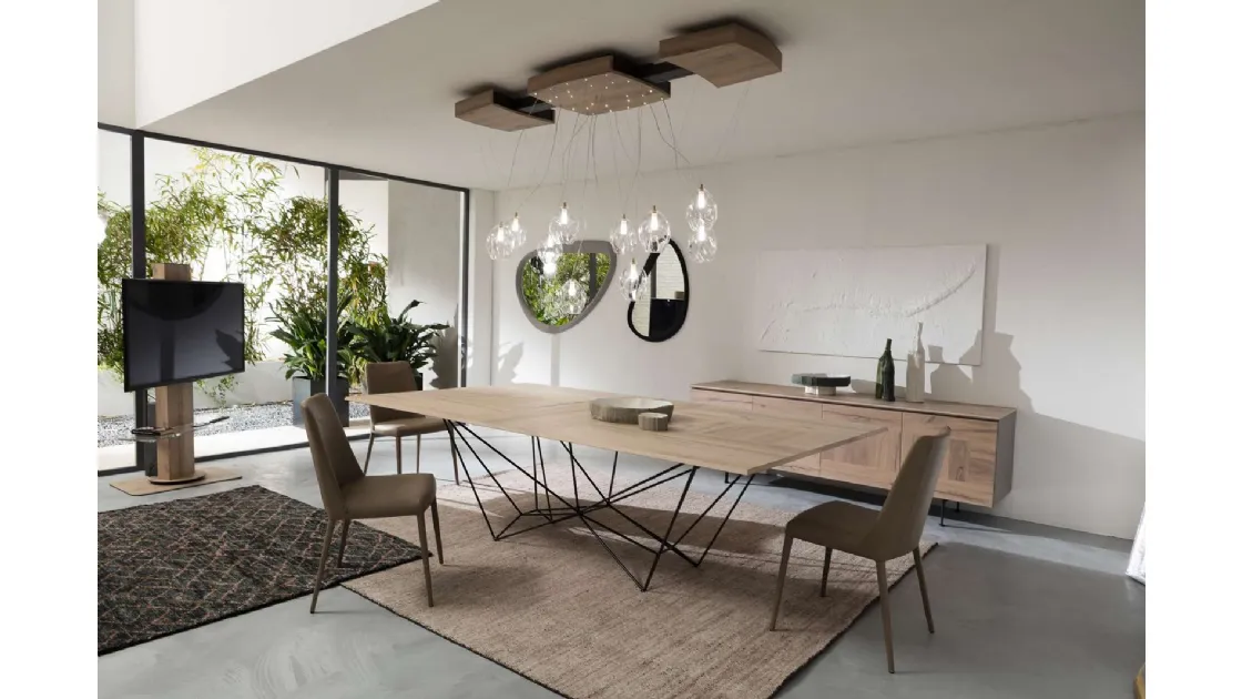 Tavolo rettangolare allungabile in Rovere con base in metallo Fil8 di Ozzio