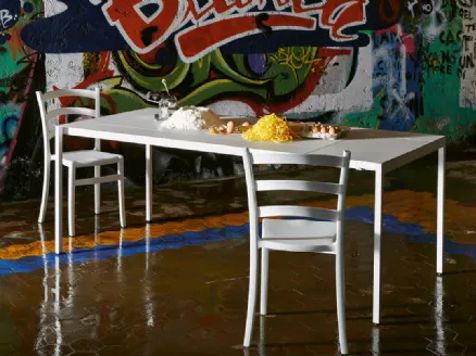Tavolo allungabile in lamiera di acciaio colore bianco zucchero Piet di Colico