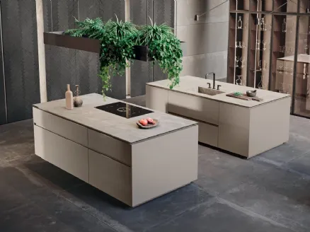 Cucina Design con doppia isola in laccato lucido e top in gres Mantis Rovere Magma di Binova