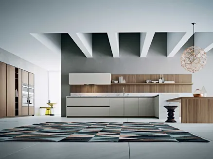 Cucina Moderna Area 22 Gola con penisola in laccato e noce canaletto con top in marmo di Dibiesse