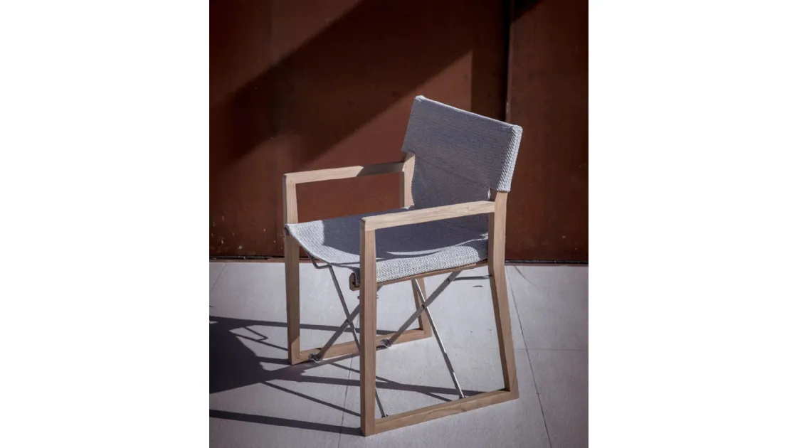 Poltroncina Cosette in teak e tessuto in polipropilene di Unopiu