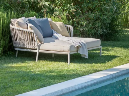 Divano Day Bed Ria alluminio verniciato con cuscini imbottiti foderati di Fast