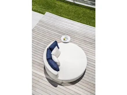 Divano Daybed rotondo Belt in tessuto per esterno imbottito di Varaschin