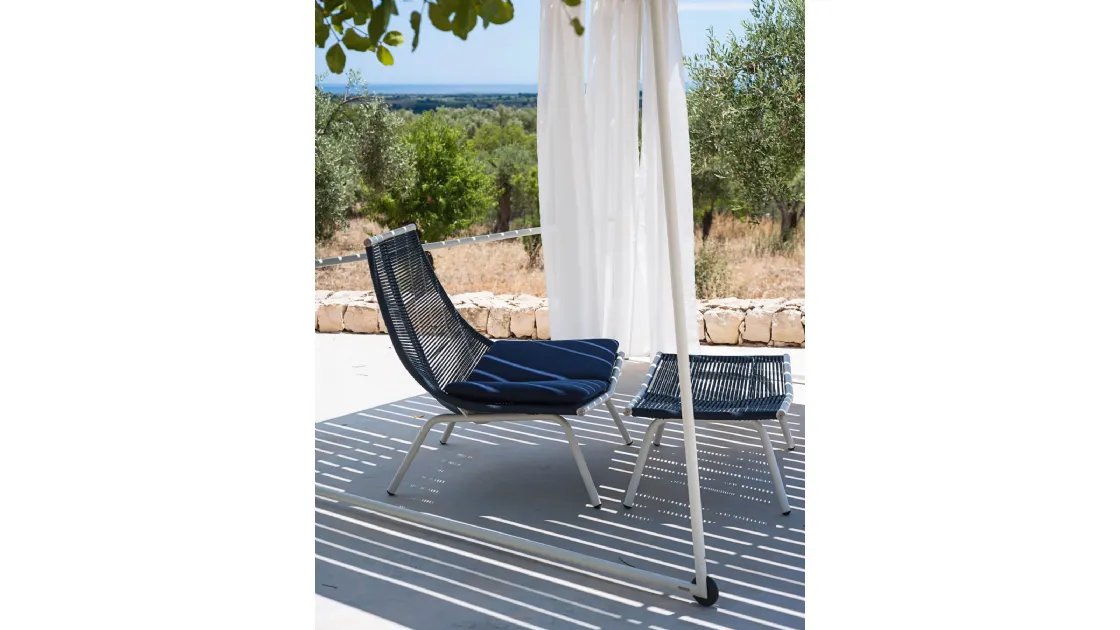 Poltroncina Laze in corda e alluminio di Roda