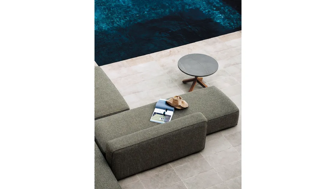 Tavolino rotondo in gres e teak Root di Roda