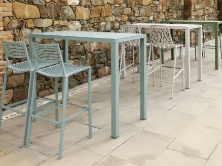 Sgabello e Tavolino alto Easy alluminio verniciato di Fast
