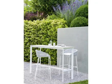 Sgabello Cricket con struttura in alluminio verniciato e intreccio in cordino sintetico di Varaschin