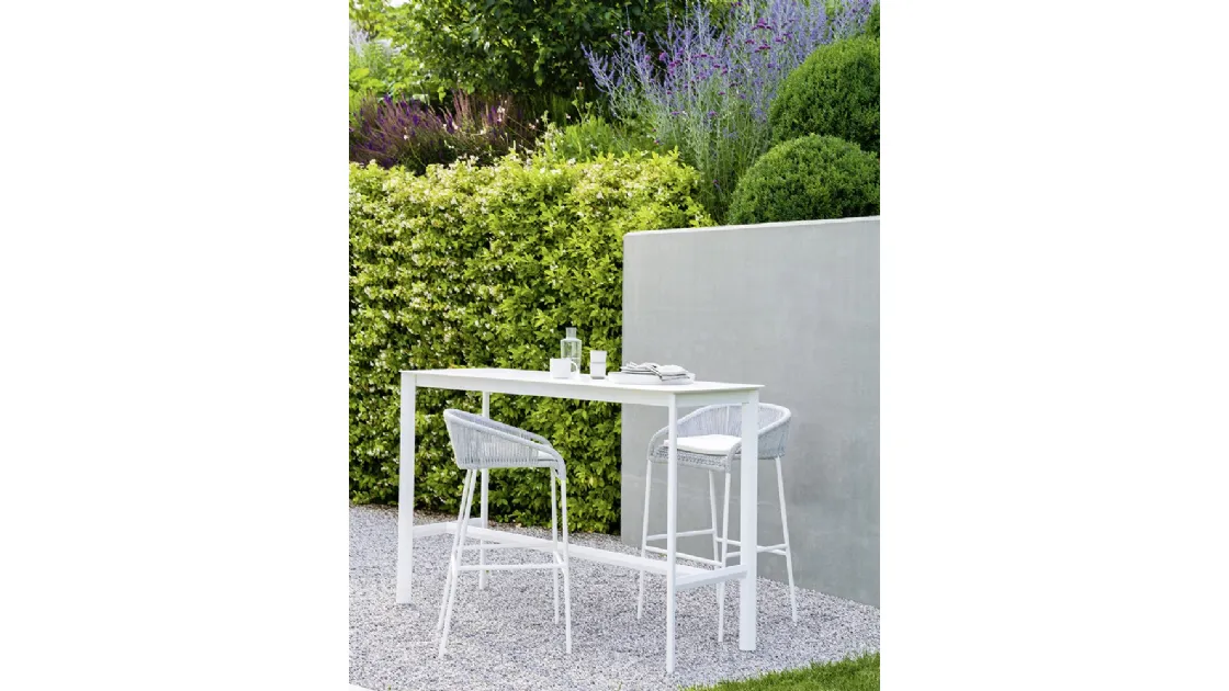 Sgabello Cricket con struttura in alluminio verniciato e intreccio in cordino sintetico di Varaschin