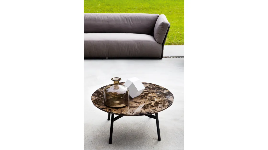 Tavolino rotondo Summer Set in acciaio con top in ceramica di Varaschin