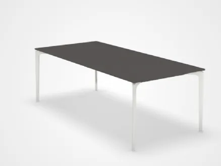 Tavolo rettangolare con piano in alluminio puntinato AllSize di Fast