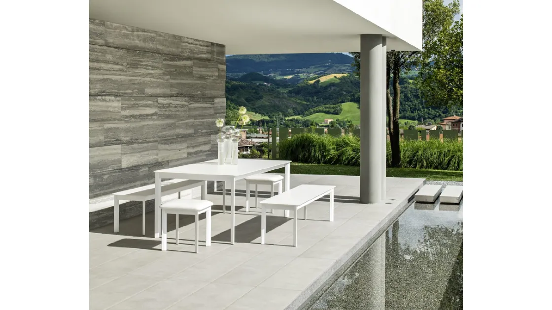 Tavolo System in HPL con base in acciaio verniciato di Varaschin