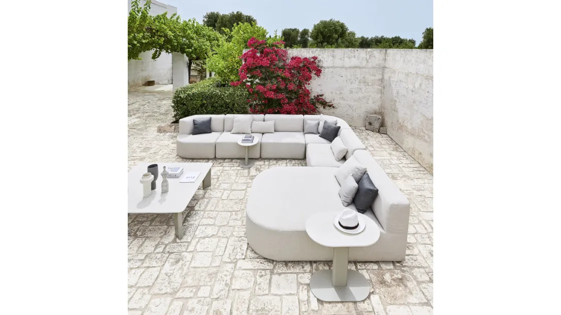 Tavolino in alluminio con top in HPL e ceramica bocciardata Plinto di Varaschin