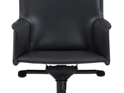 Poltrona direzionale in pelle con schienale alto e base girevole su ruote Pasqualina di Enrico Pellizzoni