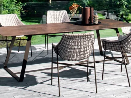 Tavolo da esterno moderno con base in alluminio Kolonaki di Varaschin